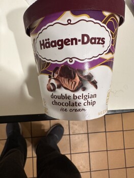Consumer Review - Food Safety Stop & Shop, Amity Road, New Haven, CT, USA On Nov 5, 2023, I purchased a 14 oz. container of Haagen... photo #2