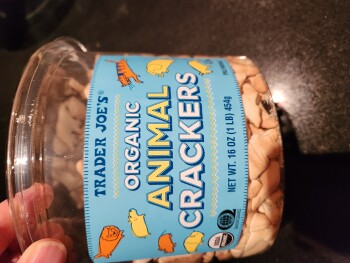 消费者食品安全报告 Trader Joe's, Walter Seaholm Drive, Austin, TX, USA Organic Animal crackers, whatever organic means... 照片 #2