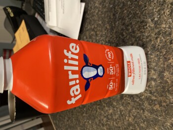 مراجعة المستهلك - سلامة الغذاء Walmart Supercenter, Plaza Lane, Oxford, AL, USA Bought a brand new jug of fairlife whole milk two d... صورة فوتوغرافية #1