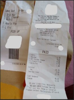 Reseña del consumidor - Seguridad alimentaria McDonald's, Linda Vista Road, San Diego, CA, USA I bought a McRib for my 92-year-old father at a McD... foto #2