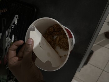 Consumer Review - Food Safety KFC Clamart, Avenue du Général de Gaulle, Clamart, France Commande effectuée le 8/12/2023 soir  : me... photo #2