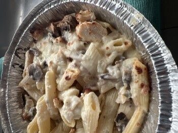 Consumer Review - Food Safety Domino's Pizza, South Avenue B, Yuma, AZ, USA Wednesday Some chicken alfredo from Dominos My wife an... photo #1
