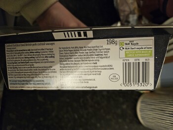 Reseña del consumidor - Seguridad alimentaria Sainsbury's, Greenclose Lane, Loughborough, UK I bought sainsburys taste the difference cocktail sau... foto #2