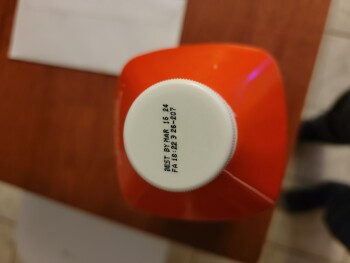 Reseña del consumidor - Seguridad alimentaria Walmart Supercenter, Dorchester Road, Summerville, SC, USA My wife was drinking some Fairlife whole... foto #2