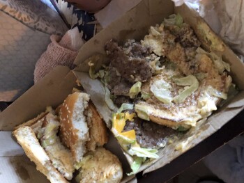消费者评论 - 食品安全 McDonald's, Spring Road Southeast, Smyrna, GA, USA Thursday, 2/1/2024 I bought a bigmac meal and chi... 照片 #2
