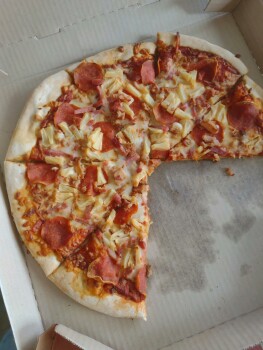 Consumer Review - Food Safety Pizza Hut, Marketplace Drive, Chino Valley, AZ, USA My husband and I ordered supreme pizza, we ate a... photo #2
