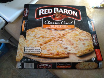 مراجعة المستهلك - سلامة الغذاء Red Baron Pizza, Dollar General, West Highland Avenue, Hermiston, OR, USA Bought a Red Baron pizza f... صورة فوتوغرافية #2