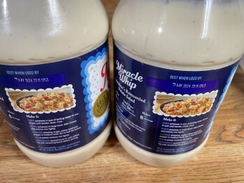 Rapport de sécurité alimentaire du consommateur Sam's Club, Lemay Ferry Road, St. Louis, MO, USA Bought a double pack of Miracle Whip from Sam’s Clu... photo #2
