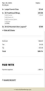 Avis du consommateur - Sécurité alimentaire Buffalo Wild Wings, Harmon Meadow Boulevard, Secaucus, NJ, USA Dirty atmosphere, super slow service... photo #2