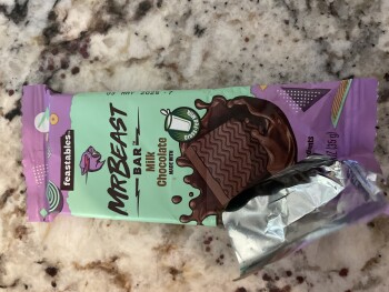消费者评论 - 食品安全 DICK'S Sporting Goods, Old Camp Road, Lafayette, LA, USA Today my son picked up a Mr Beast Feastible... 照片 #2