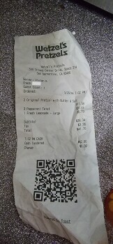 Reseña del consumidor - Seguridad alimentaria Wetzel's Pretzels, Inland Center Drive, San Bernardino, CA, USA Last night Wetzels pretzels the pepp... foto #2