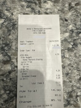 Reseña del consumidor - Seguridad alimentaria Wendy's, West Court Street, Kankakee, IL, USA When ordering I wasn’t done and the guy taking my orde... foto #2