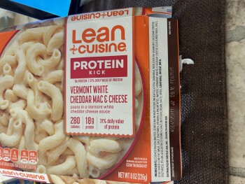 Consumer Review - Food Safety Safeway, 32nd St and Camelback Rd, AZ, USA Last night. Lean Cuisine protein kick Vermont white chedd... photo #3