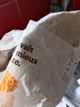 Consumer Review - Food Safety Burger King, Avenue de Verdun, Olivet, France Je me suis rendue au Burger King d'Orléans Vendredi 19... photo #1