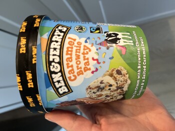 消费者评论 - 食品安全 Ben & Jerry’s, Stockholm, Sweden I ate 2 portions of ice cream (half of the can) with a 4h space bet... 照片 #2