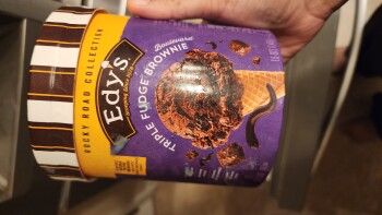 Verbraucherbewertung – Lebensmittelsicherheit Dollar General, Marigold Avenue, Poinciana, FL, USA Edy's Chocolate  Triple Fudge Brownie Ice Cream... Foto #3