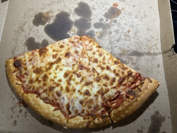 消费者评论 - 食品安全 Costco Wholesale, Beasie Road, Murfreesboro, TN, USA We ordered one half cheese, and half pepperoni... 照片 #2