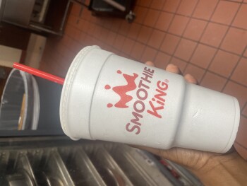Consumer Review - Food Safety Smoothie King, Forest Park Avenue, St. Louis, MO, USA I ordered a Hulk smoothie 20 minutes later I’m... photo #2