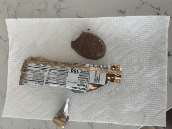 Avis du consommateur - Sécurité alimentaire Twix Bar, Shell, 1220 Northwest 28th Avenue, Camas, WA, USA Shell Gas Station. 2 people ate discount... photo #2