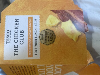 Reseña del consumidor - Seguridad alimentaria Tesco Express, Hammersmith Road, London W14 8UZ, UK Bought a chicken club and pork pies meal deal, 5... foto #2