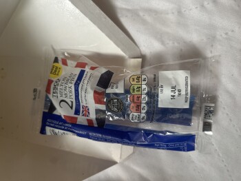 Reseña del consumidor - Seguridad alimentaria Tesco Express, Hammersmith Road, London W14 8UZ, UK Bought a chicken club and pork pies meal deal, 5... foto #4