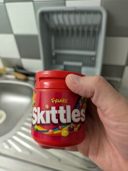 Avaliação do consumidor - Segurança alimentar Skittles, E.Leclerc CHARMES, Rue Claude Barres, 88130 Charmes, France J'ai mangé 6 Skittles ...mal a... foto #2