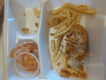 Verbraucherbewertung – Lebensmittelsicherheit Raising Cane's Chicken Fingers, Pearl Road, Strongsville, OH, USA Purchased from Canes Strongsville... Foto #2