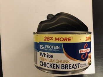 Avis du consommateur - Sécurité alimentaire Target, Brandywine Parkway, Wilmington, DE, USA 8/7/2024 Swanson Canned Chicken Can had small dent o... photo #7