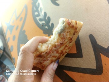 Consumer Review - Food Safety Little Caesars Fracc. Valle Del Roble, Avenida del Álamo, Valle del Roble, N.L., Mexico Compramos un... photo #3