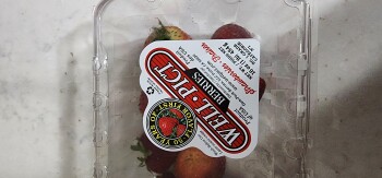 Consumer Review - Food Safety Kroger, McGavock Pike, Nashville, TN, USA 8/14-8/18 Strawberries Vomiting after eating strawberries... photo #1