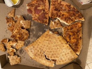 Verbraucherbewertung – Lebensmittelsicherheit Domino's Pizza, Lincoln Way, Ames, IA, USA Ordered Thursday evening. Knew right away the food wasn’t... Foto #2