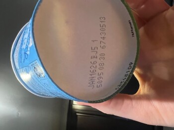 مراجعة المستهلك - سلامة الغذاء Ben & Jerry's, Giant Eagle Supermarket, Seven Fields Boulevard, Seven Fields, PA, USA Bought 9/1/24... صورة فوتوغرافية #2