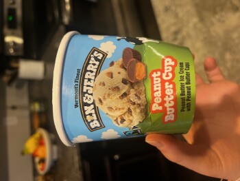 مراجعة المستهلك - سلامة الغذاء Ben & Jerry's, Giant Eagle Supermarket, Seven Fields Boulevard, Seven Fields, PA, USA Bought 9/1/24... صورة فوتوغرافية #3