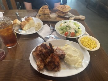 مراجعة المستهلك - سلامة الغذاء Knott's Berry Farm, Beach Boulevard, Buena Park, CA, USA 09/02/2024 i went to restaurant for the bre... صورة فوتوغرافية #2
