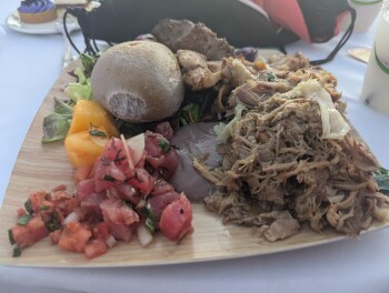 Avis du consommateur - Sécurité alimentaire Maui Nui Luau, Kaanapali Parkway, Lahaina, HI, USA I'm reaching out to inform you that we came down... photo #3