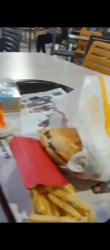 Avis du consommateur - Sécurité alimentaire McDonald's, Cali, Valle del Cauca, Colombia Sospecha de intoxicación alimentaria. Síntomas: náuseas,... photo #2