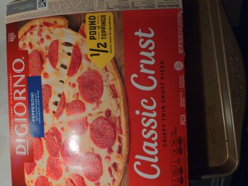 Avis du consommateur - Sécurité alimentaire DiGiorno pizza, Walmart Supercenter, U.S. 1, Saint Augustine, FL, USA After eating DiGiorno pepperon... photo #2