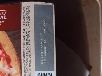 Avis du consommateur - Sécurité alimentaire DiGiorno pizza, Walmart Supercenter, U.S. 1, Saint Augustine, FL, USA After eating DiGiorno pepperon... photo #3