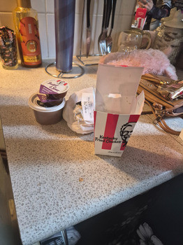 消费者评论 - 食品安全 KFC Casino, Centre Street, Casino NSW, Australia Yesterday Kfc casino manager agreed she improperly... 照片 #3