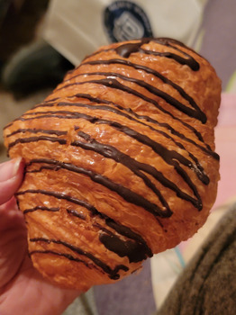 Consumer Review - Food Safety Paris Baguette, 371 7th Ave, New York, NY 10001, USA I went into this place to get 4 desserts and on... photo #1