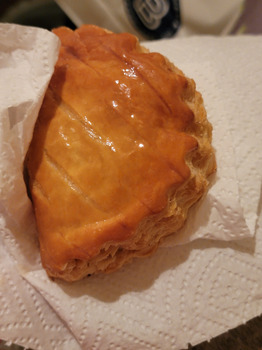 Consumer Review - Food Safety Paris Baguette, 371 7th Ave, New York, NY 10001, USA I went into this place to get 4 desserts and on... photo #2