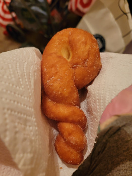 Consumer Review - Food Safety Paris Baguette, 371 7th Ave, New York, NY 10001, USA I went into this place to get 4 desserts and on... photo #3