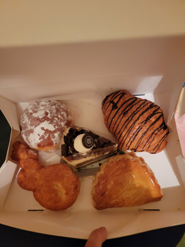 Consumer Review - Food Safety Paris Baguette, 371 7th Ave, New York, NY 10001, USA I went into this place to get 4 desserts and on... photo #6
