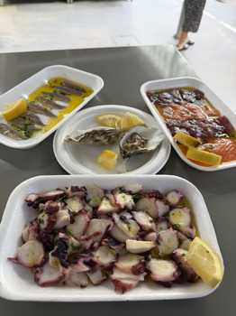 Consumer Review - Food Safety Bolhão Market, Rua Formosa, Porto, Portugal Me and my sister ate last Monday and Tuesday there ( fir... photo #3