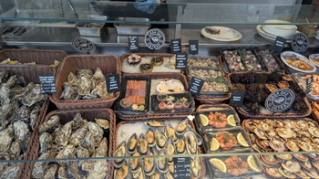 Reseña del consumidor - Seguridad alimentaria Mercado do Bolhão, Rua Formosa, Porto, Portugal 18.03.2026 and stipp nausea and some days diarrhea O... foto #2