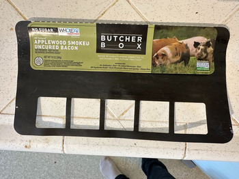 Verbraucherbewertung – Lebensmittelsicherheit ButcherBox, Arsenal Street, Watertown, MA, USA Bacon from butcherbox caused intense food poisoning s... Foto #1