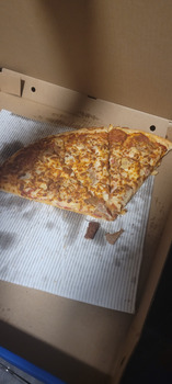 Reseña del consumidor - Seguridad alimentaria Pizza 73, 16 Avenue, Cold Lake, AB, Canada Ate it now I'm only seeming to really throw up the sausag... foto #2