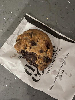 Consumer Review - Food Safety Bristol Farms, Rosecrans Avenue, Manhattan Beach, CA, USA Had Bristol Farms cookie and 30 min 30 had... photo #2