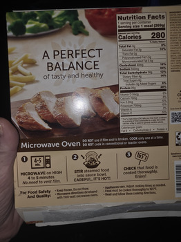 Reseña del consumidor - Seguridad alimentaria Walmart Supercenter, Walbrook Drive, Knoxville, TN, USA My son ate healthy choice grilled chicken wi... foto #3