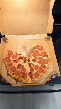 Consumer Review - Food Safety Pizza Hut, Kenrick Avenue, Lakeville, MN, USA So I ordered two pepperoni, pizzas, breadsticks, and s... photo #2